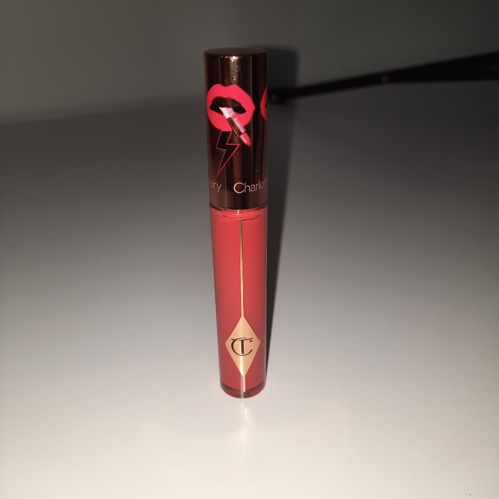 Charlotte Tilbury Studio- Latex Love